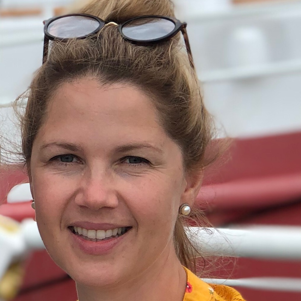 Meet your Posher, Angela